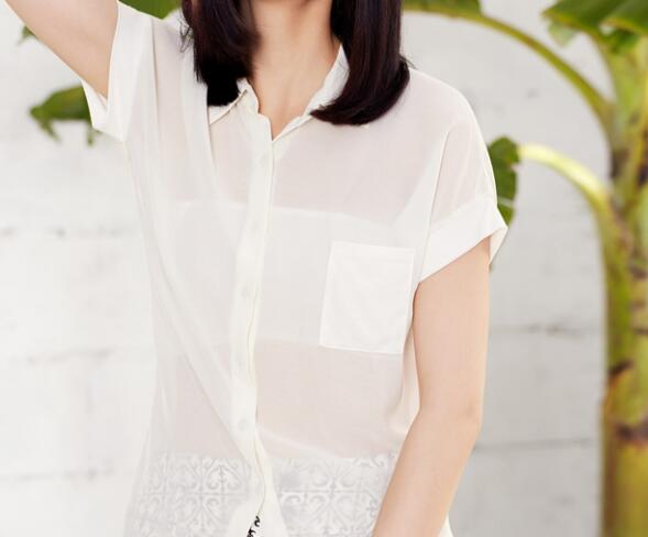白襯衫都是透的嗎?