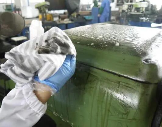 工作服上沉積的重油污清洗方法