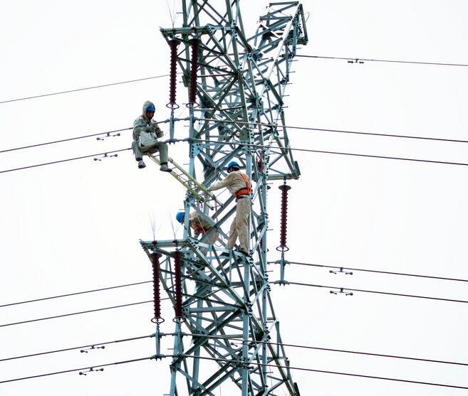 均壓服與絕緣服的區別